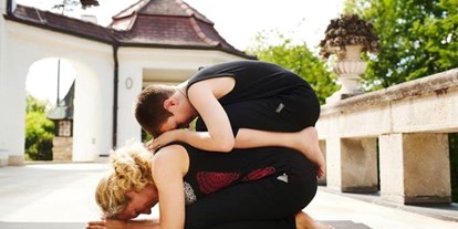 Yogakurs - Art der Yogakurse: Offene Yogastunden - Mostviertel - Familienyoga - Meraner Care