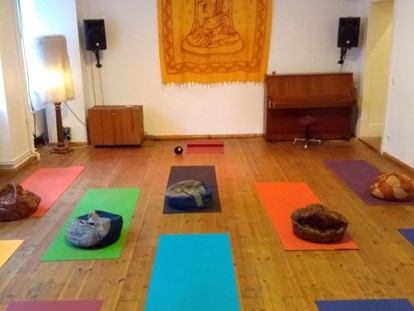 Yoga course - vorhandenes Yogazubehör: Decken - Yoga fürs Wohlbefinden