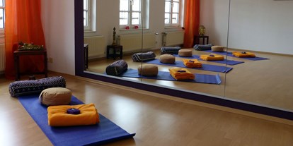 Yogakurs - vorhandenes Yogazubehör: Meditationshocker - Speyer - Balance Yoga Speyer