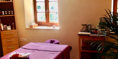 Yogakurs - Ambiente: Große Räumlichkeiten - Ebersberg (Landkreis Ebersberg) - Ayurveda Massage Lounge - Raum des Herzens - Entspannung, Gesundheit, Meditation mit Yoga & Ayurveda
