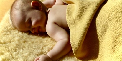 Yogakurs - geeignet für: Frisch gebackene Mütter - Bayern - Babymassage Kurse - Raum des Herzens - Entspannung, Gesundheit, Meditation mit Yoga & Ayurveda