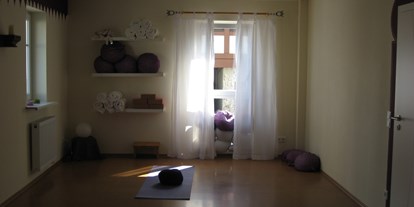Yogakurs - geeignet für: Dickere Menschen - Hessen Nord - Yoga in der Schreinerei