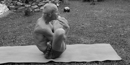 Yogakurs - vorhandenes Yogazubehör: Yogamatten - Tirol - tirolyoga acroyoga ashtanga tirol österreich - Yoga Osttirol