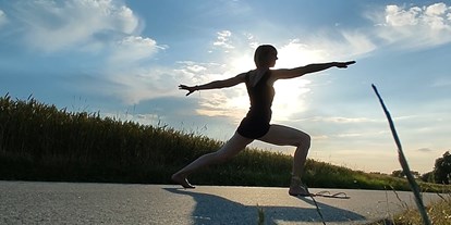 Yogakurs - vorhandenes Yogazubehör: Yogablöcke - Ahrensburg - Hatha Yoga und Yin Yoga 