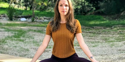 Yogakurs - Mitglied im Yoga-Verband: BDY (Berufsverband der Yogalehrenden in Deutschland e. V.) - Deutschland - Farina Yoga - Yin Yoga · Yoga Nidra · Yin Yang Yoga 