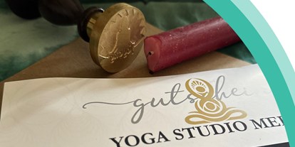 Yogakurs - Ambiente: Kleine Räumlichkeiten - Merzig - Geschenkservice  - Hatha Yoga kassenzertifiziert 8 / 10 Termine
