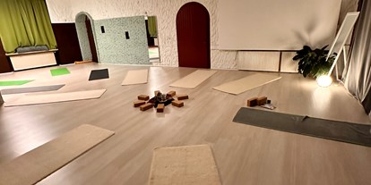 Yogakurs - Ausstattung: WC - Saarland - Auch zum mieten für Veranstaltungen - Hatha Yoga kassenzertifiziert 8 / 10 Termine