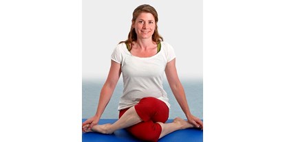 Yogakurs - Kurse mit Förderung durch Krankenkassen - Großhansdorf - by Roland Nethe - Yoga Saviera - Mami Yoga (Yoga für Mamis mit Baby)
