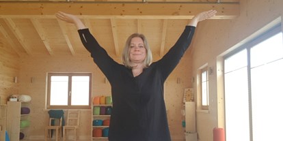 Yogakurs - vorhandenes Yogazubehör: Sitz- / Meditationskissen - Ostbayern - Mondholzyoga  Claudia Eichinger in Aidenbach