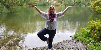 Yogakurs - Ausstattung: Sitzecke - Ostbayern - Mondholzyoga  Claudia Eichinger in Aidenbach