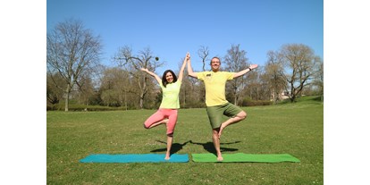 Yogakurs - Erfahrung im Unterrichten: > 100 Yoga-Kurse - Baden-Württemberg - Yogakurs auf dem Schlossgarten in Mannheim - Here and Now Yoga in Mannheim