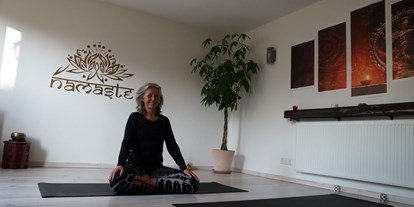 Yogakurs - Art der Yogakurse: Offene Kurse (Einstieg jederzeit möglich) - Emmendingen - Kleiner Yogaraum Waldkirch 