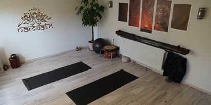 Yogakurs - vorhandenes Yogazubehör: Yogamatten - Waldkirch (Emmendingen) - Kleiner Yogaraum Waldkirch 