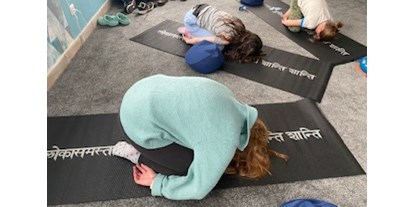 Yogakurs - vorhandenes Yogazubehör: Sitz- / Meditationskissen - Teutoburger Wald - Kinderyoga - Beate Haripriya Göke