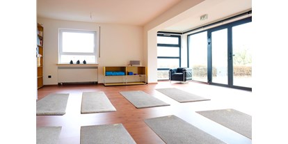 Yogakurs - Online-Yogakurse - Hessen Nord - Ein kleiner Teil unseres Yogastudios - Billayoga: Hatha-Yoga-Flow in Felsberg, immer freitags 18 Uhr