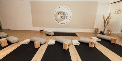 Yogakurs - Art der Yogakurse: Offene Kurse (Einstieg jederzeit möglich) - Werneck - Hatha Yoga / Vinyasa Yoga / Yin Yoga / Schwangerschaftsyoga / Mama&Baby Yoga