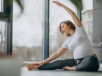 Yoga course - vorhandenes Yogazubehör: Decken - Schwangeren-Yoga - Hatha Yoga für Frauen