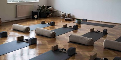 Yogakurs - vorhandenes Yogazubehör: Yogagurte - Österreich - Manas Yoga Raum 1 - Manas Yoga