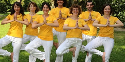 Yogakurs - Kurssprache: Deutsch - Achern - 7 YogalehrerInnen von Ortenau Yoga, die sich auf dich freuen. - Ortenau Yoga