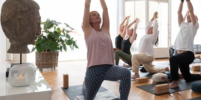 Yogakurs - vorhandenes Yogazubehör: Yogamatten - Ettlingen - be yogi Ayurveda- und Yoga-Shala-la
