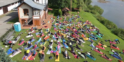 Yogakurs - Yogastil: Aerial Yoga - Sachsen-Anhalt - Ines Wedler