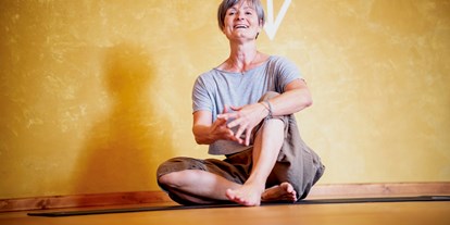 Yogakurs - vorhandenes Yogazubehör: Yogamatten - Sandra Med-Schmitt, sameschyoga.de