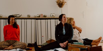 Yogakurs - Ausstattung: Umkleide - Deutschland - Inner Flow Yogalehrer Ausbildung Wolke34