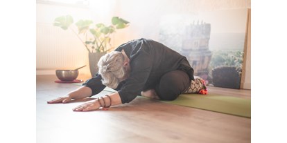 Yogakurs - vorhandenes Yogazubehör: Yogablöcke - Region Chiemsee - Yoga Petra Weiland