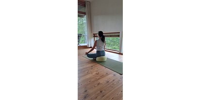 Yogakurs - geeignet für: Schwangere - Millstättersee - Bye Bye Stress - Yoga am Abend mit Martina