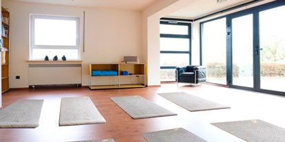 Yogakurs - Kurssprache: Italienisch - YIN-YOGA Ausbildung, 20stündig, vom 23.-25.08.2024 in Felsberg