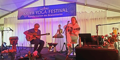 Yogakurs - Ausstattung: WC - Deutschland - Kriya Yoga Festival 2024 - Transformation des Bewusstseins