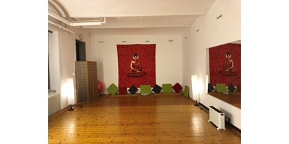 Yogakurs - vorhandenes Yogazubehör: Sitz- / Meditationskissen - Donauraum - Yogastudio - Gesund Bewegt 
