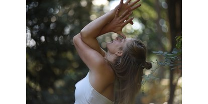 Yogakurs - vorhandenes Yogazubehör: Yogablöcke - Lüneburger Heide - Pauline Willrodt / Vinyasa Yoga, Acroyoga, Family Acroyoga, Thaiyogamassage