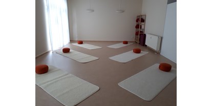Yogakurs - vorhandenes Yogazubehör: Sitz- / Meditationskissen - Brandenburg Süd - Yogastudio Ruth Kanis