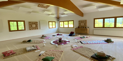 Yogakurs - Räumlichkeiten: Yogastudio - Hier findet unser Retreat statt - Re-balance Yourself: Yoga, Ayurveda & Coaching Retreat im Schwarzwald 