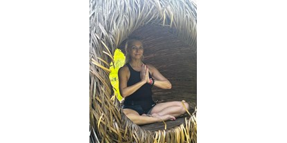 Yogakurs - geeignet für: Dickere Menschen - Niederrhein - Bali Yoga Retreat - Gabi Sieckendieck Yoga 