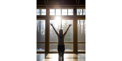Yogakurs - Erreichbarkeit: gut mit dem Bus - Deutschland - Yoga bei und nach Krebs - Schnupper-Workshop Böblingen Mai 2024