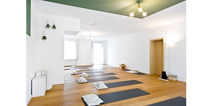 Yogakurs - Erfahrung im Unterrichten: > 5000 Yoga-Kurse - Yogaraum  - Körperklang - Yoga & Ayurveda