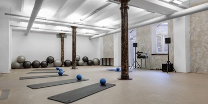 Yogakurs - Yogastil: Meditation - Düsseldorf Stadtbezirk 1 - Ashtanga Yofa Led Class - Yoga Praxis Prävention & Therapie