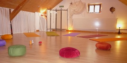 Yogakurs - Art der Yogakurse: Offene Kurse (Einstieg jederzeit möglich) - Kienberg (Kienberg) - Kursraum - Yoga SatNam