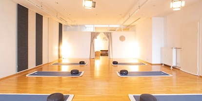 Yogakurs - Erreichbarkeit: gut mit dem Auto - Friedrichsdorf (Hochtaunuskreis) - Yogananta Studio Friedrichsdorf