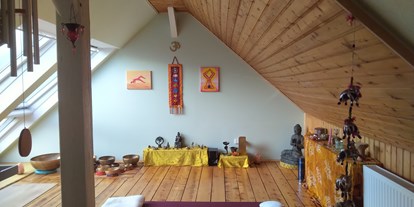 Yogakurs - spezielle Yogaangebote: Yogatherapie - Ruhrgebiet - Yogaraum Einzelstunde - Shantidevi bei Shala Utaja