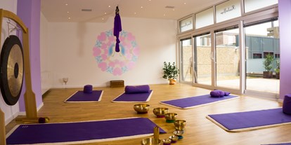 Yogakurs - Kurse mit Förderung durch Krankenkassen - Hilden - Akademie LichtYoga - Kursraum - Manuela Weber