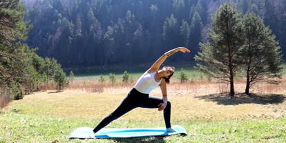 Yogakurs - Kurssprache: Deutsch - Tiroler Oberland - Utthita Parsvakonasana -Yoga Kadesha - Yoga Kadesha