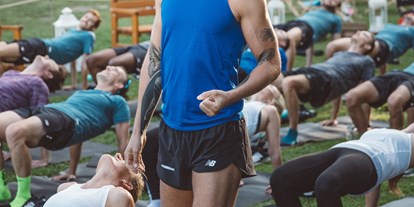 Yogakurs - Mitglied im Yoga-Verband: BDYoga (Berufsverband der Yogalehrenden in Deutschland e.V.) - Berlin-Stadt Pankow - Joachim Koch beim New Balance Run You Event - YANG YANG