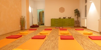 Yogakurs - Erfahrung im Unterrichten: > 500 Yoga-Kurse - Baden-Baden - Der Yoga Raum auf der Lange Str. 52 - Beate Koch-Seckinger