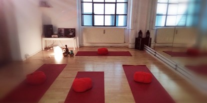 Yogakurs - Art der Yogakurse: Offene Yogastunden - München Schwabing - Der Übungsraum bei Lovely Spirit Yoga - LovelySpirit Yoga