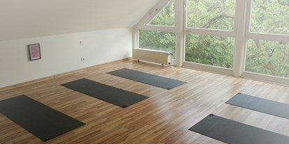 Yogakurs - Kurse für bestimmte Zielgruppen: Kurse nur für Männer - Springe - Yoga-Raum - Margarete Krebs