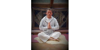 Yogakurs - vorhandenes Yogazubehör: Sitz- / Meditationskissen - Rommerskirchen - Ulrich Hampel / Kundalini Yoga Langwaden