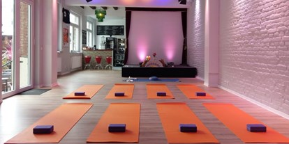 Yogakurs - Hessen Süd - In diesen Räumen des Studio ZR6 kann eine ganz besondere Atmosphäre entstehen. - just YOGA - Peer Baldamus